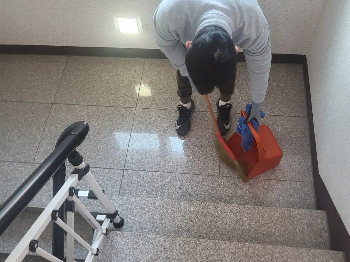 아산시 방축동 오피스 기계실 장비 주변 정밀 위생청소 사례 - 행진크린