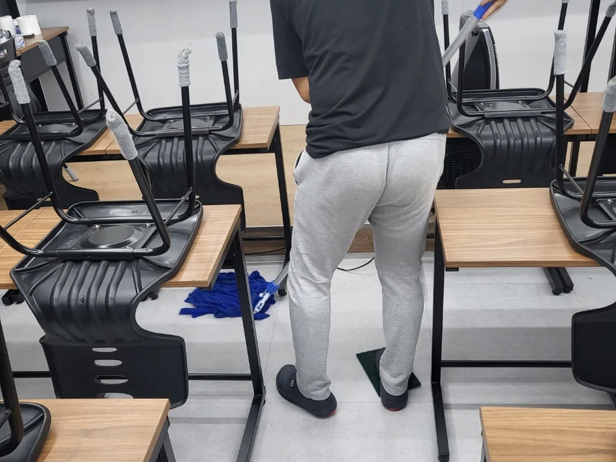 아산시 신창면 사업장 로비·응접실 바닥 위생청소 사례 - 행진크린